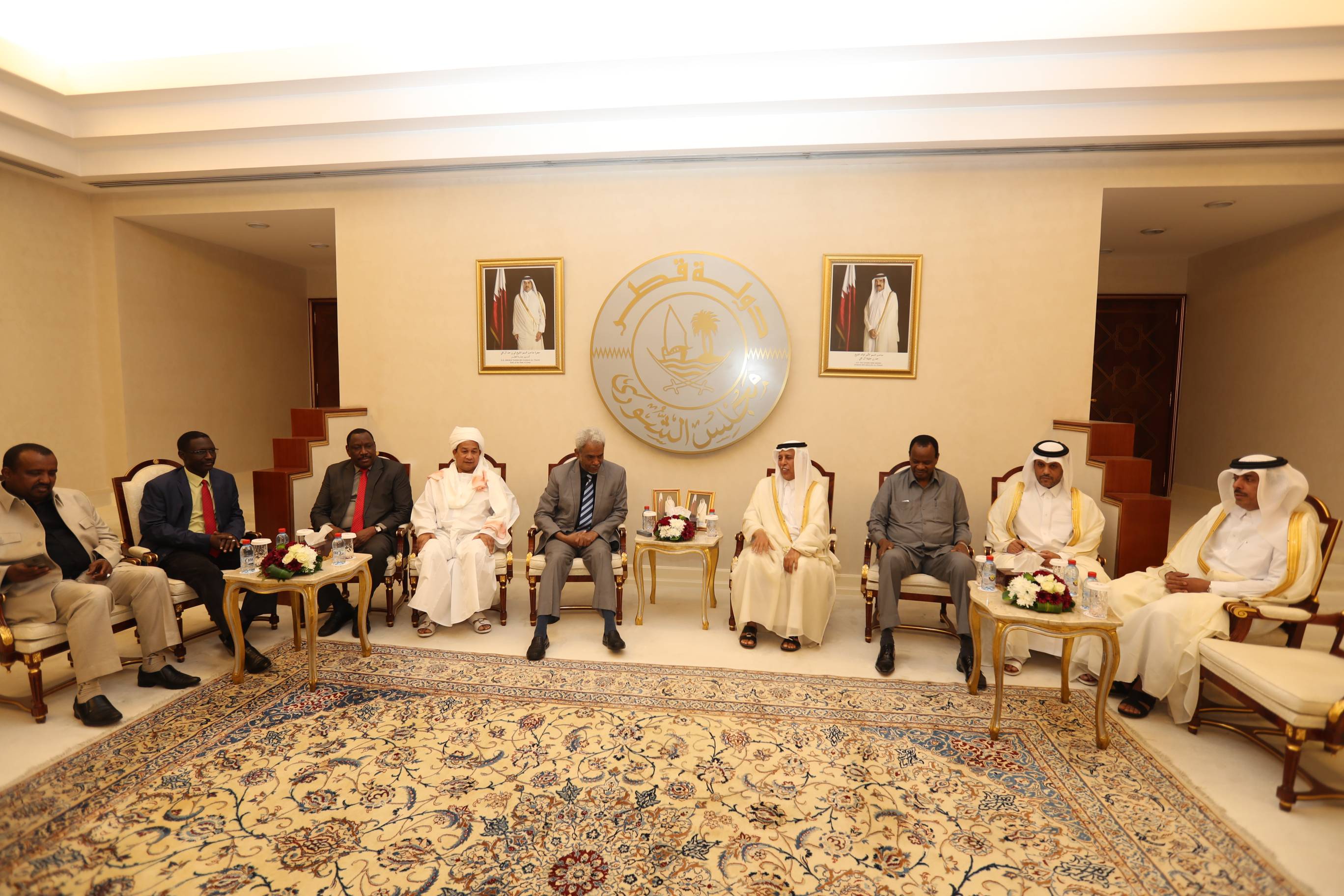رئيس مجلس الشورى يجتمع مع مسؤول سوداني