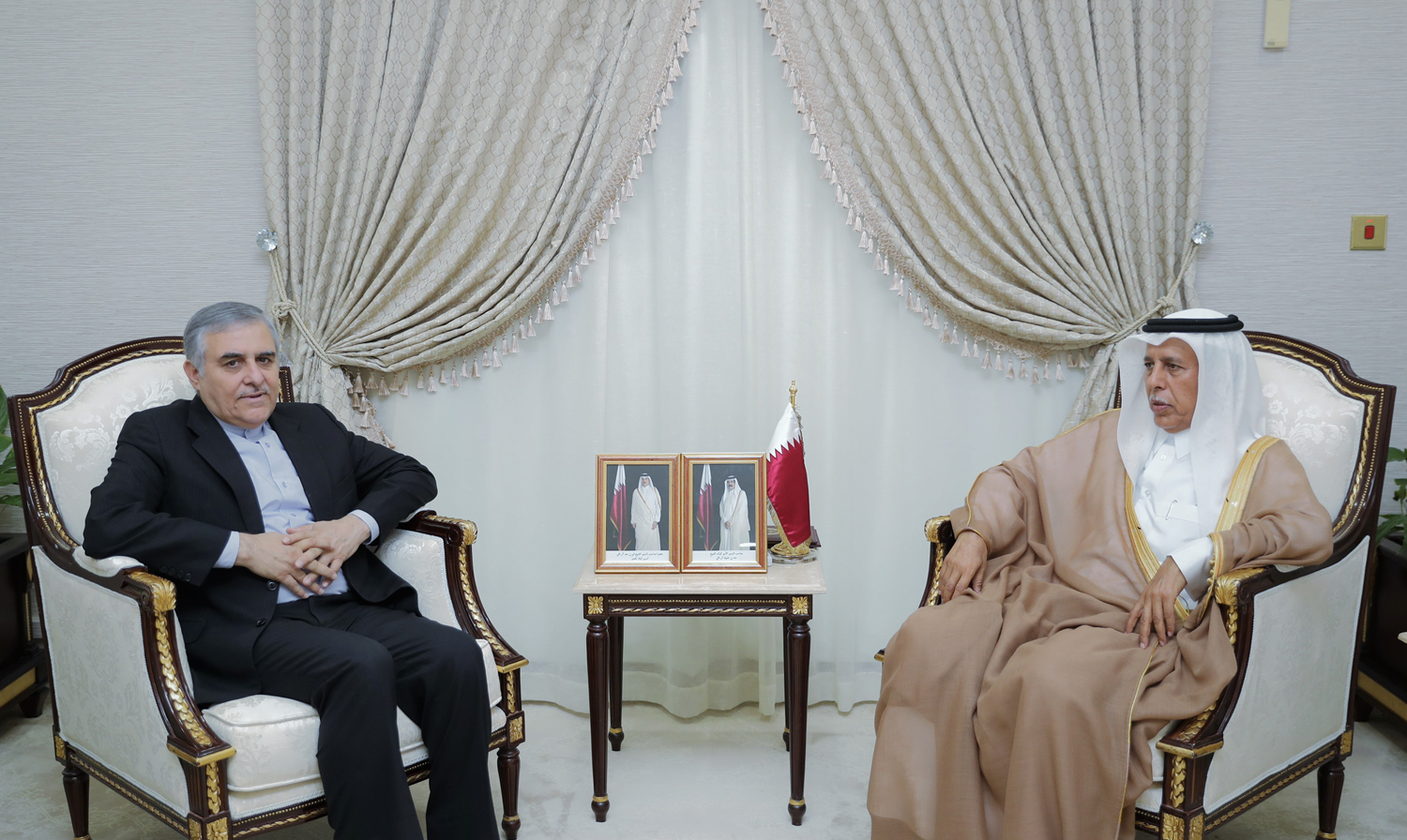 رئيس مجلس الشورى يجتمع مع سفير الجمهورية الإسلامية الإيرانية