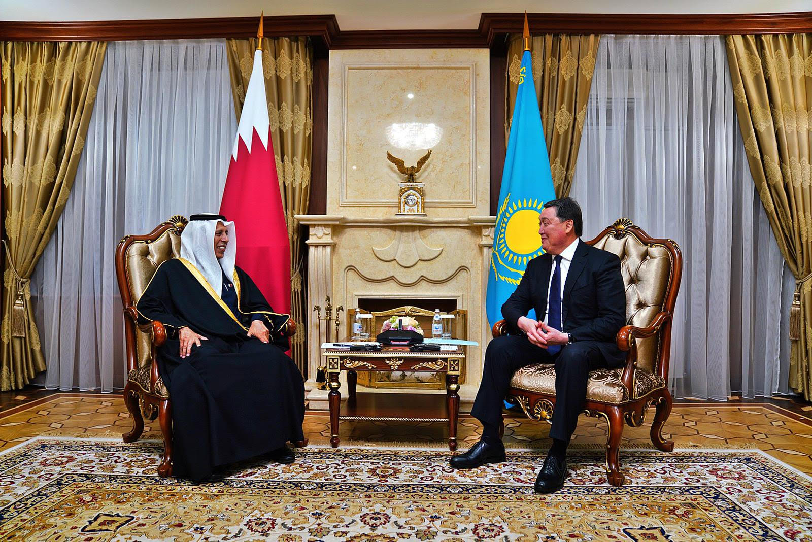  رئيس مجلس الشورى يجتمع مع رئيس وزراء كازاخستان