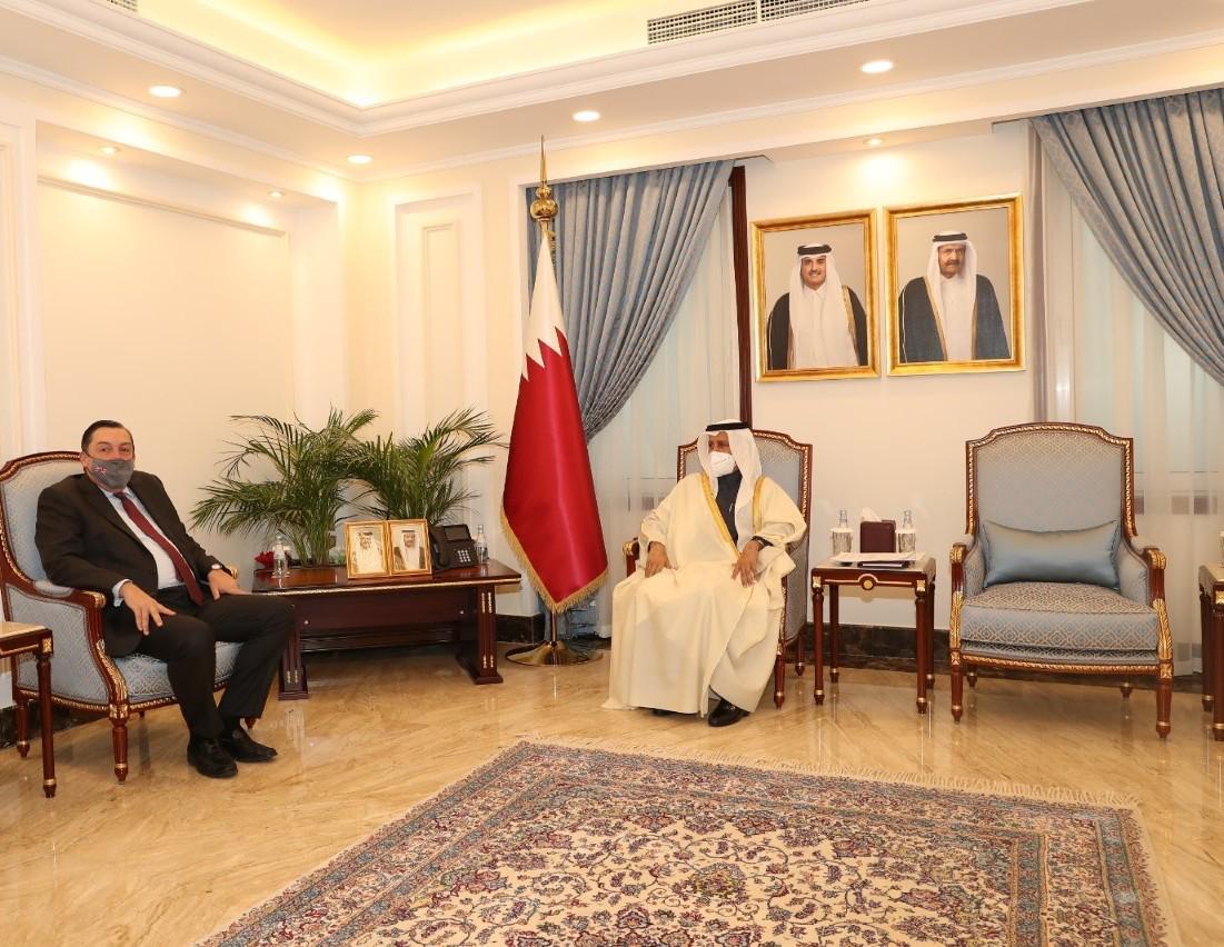 رئيس مجلس الشورى يستعرض علاقات التعاون البرلماني مع عدد من السفراء
