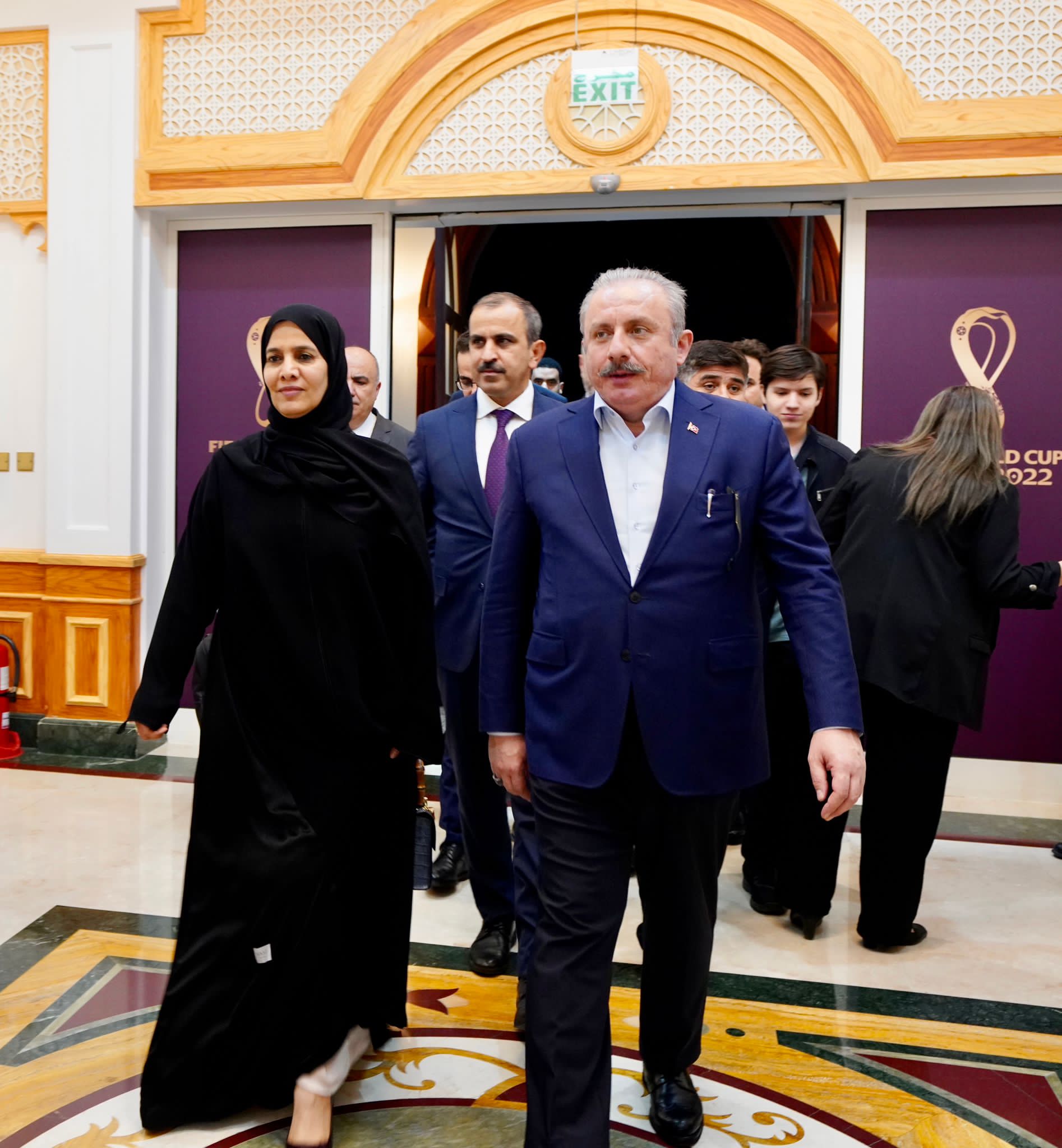 رئيس البرلمان التركي يصل إلى الدوحة
