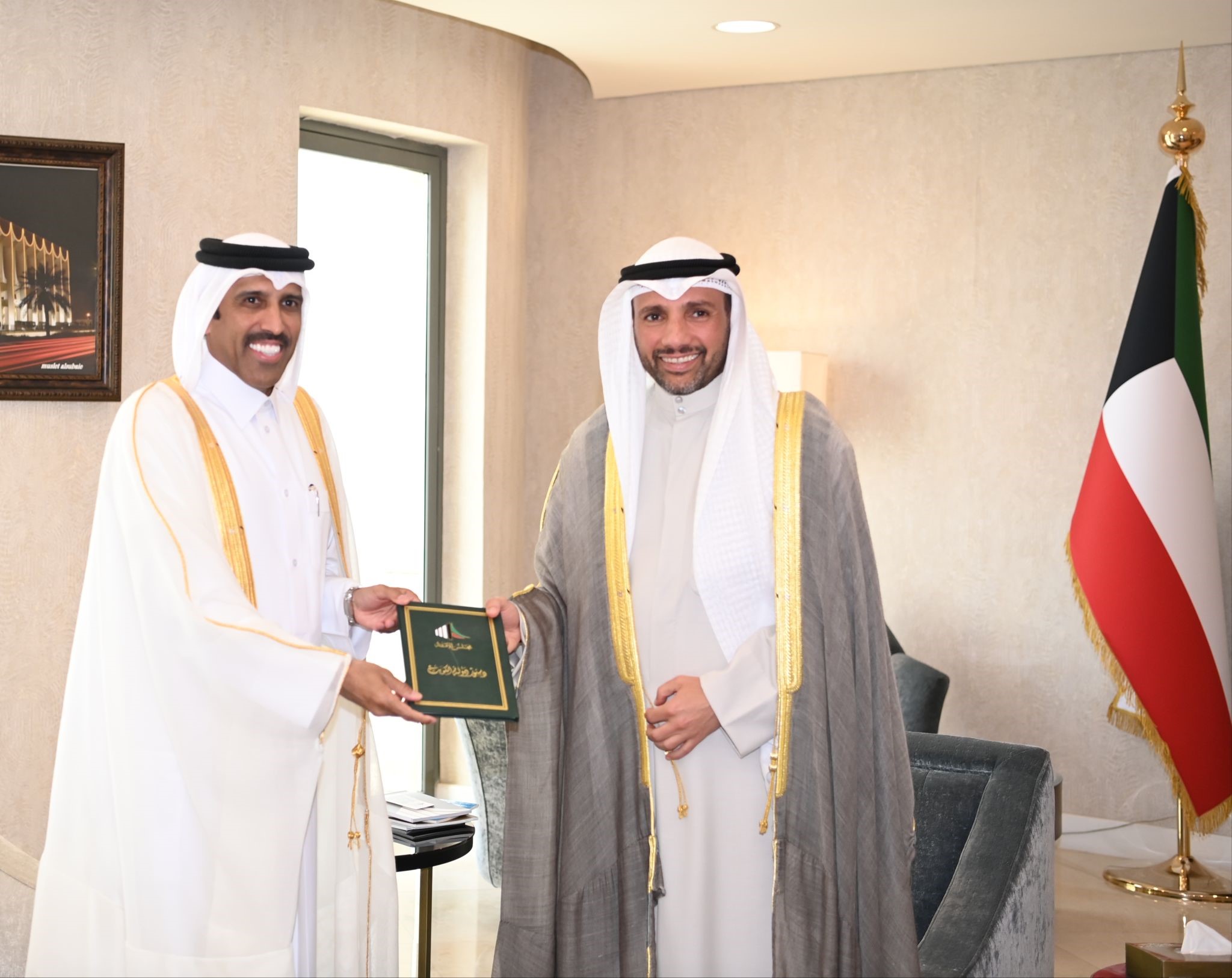 رئيس مجلس الأمة الكويتي يجتمع مع أمين عام مجلس الشورى