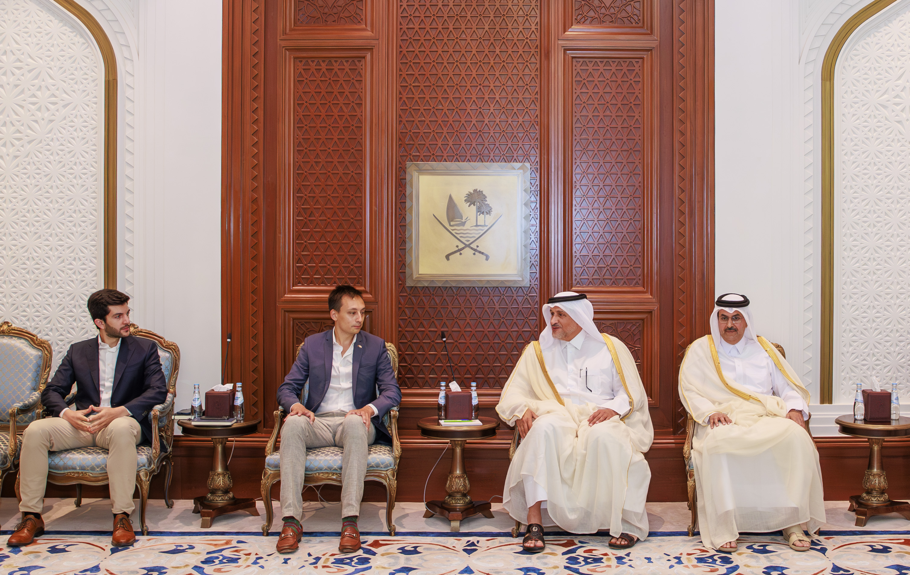 رئيس مجموعة الصداقة البرلمانية القطرية الأمريكية يجتمع مع وفد مجلس النواب الأمريكي