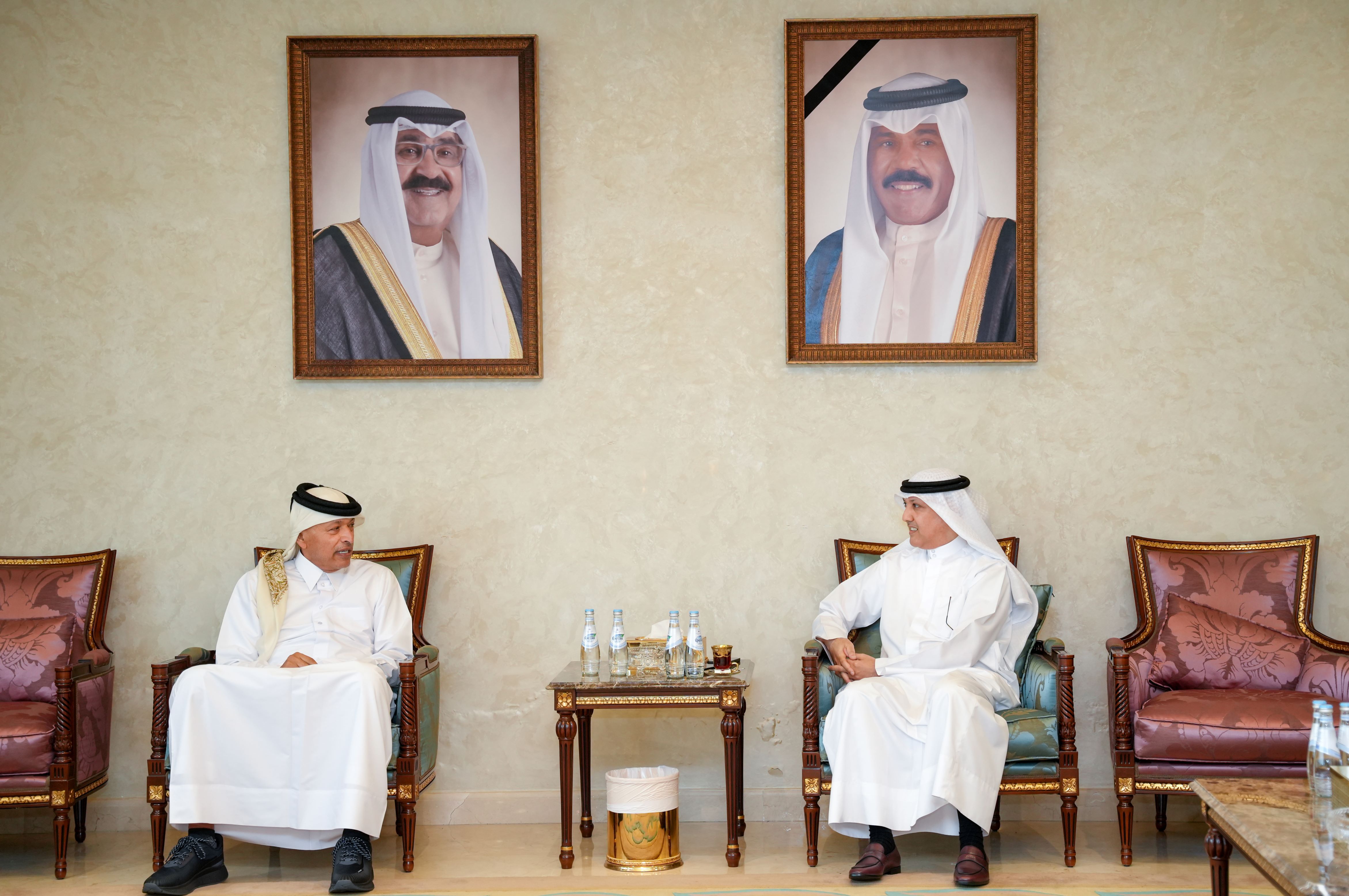 رئيس مجلس الشورى يقدم التعازي في وفاة أمير الكويت الراحل 