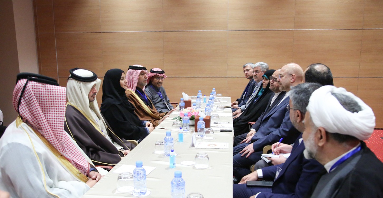نائب رئيس مجلس الشورى تجتمع مع رئيسي الشورى الإيراني والبرلمان الايفواري