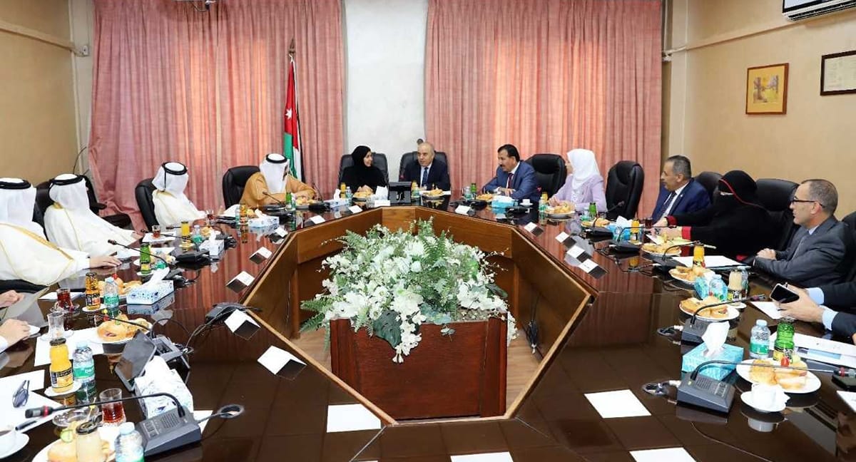 وفد من مجلس الشورى يجتمع مع وزير التربية والتعليم الأردني