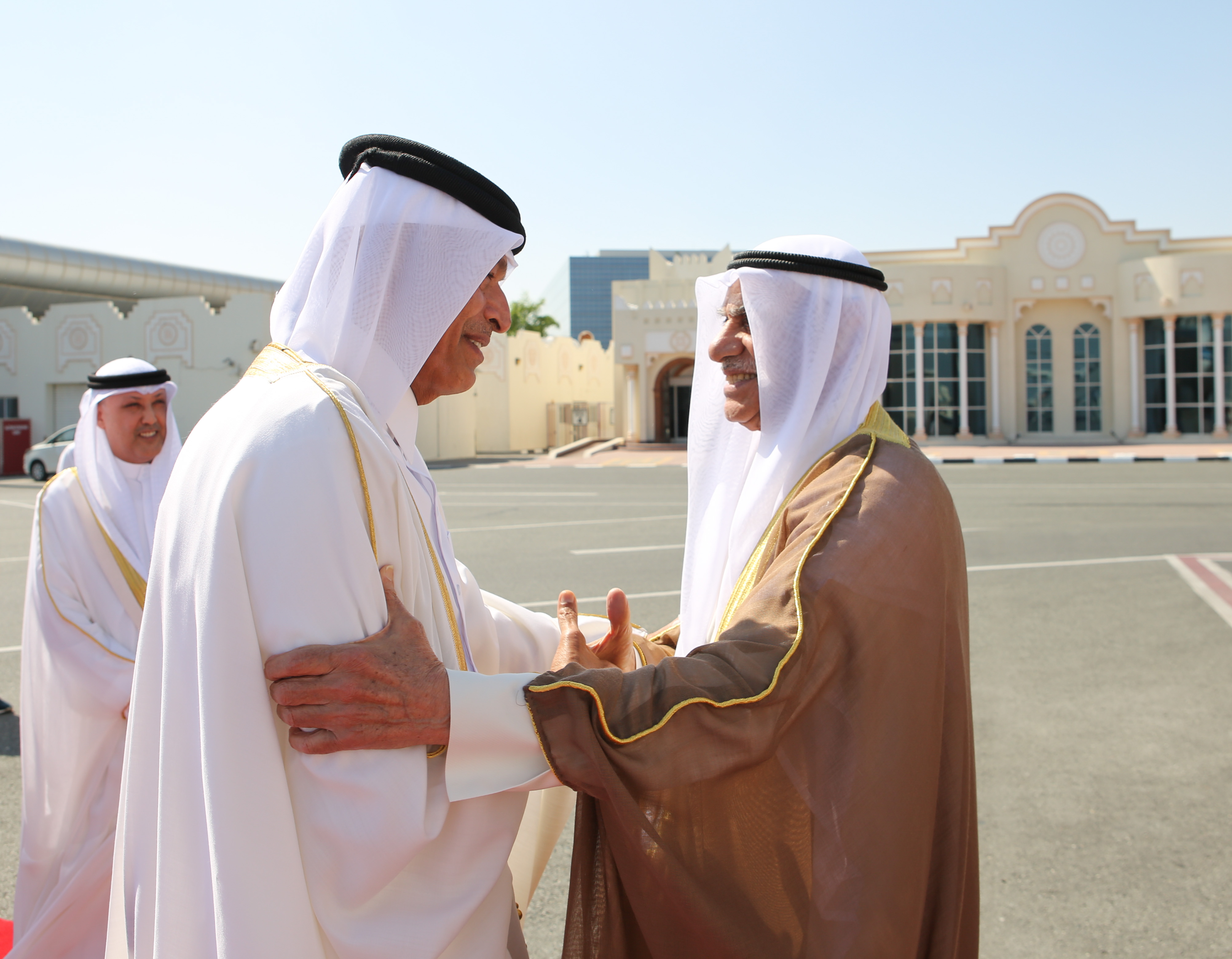 رئيس مجلس الأمة الكويتي يصل إلى الدوحة