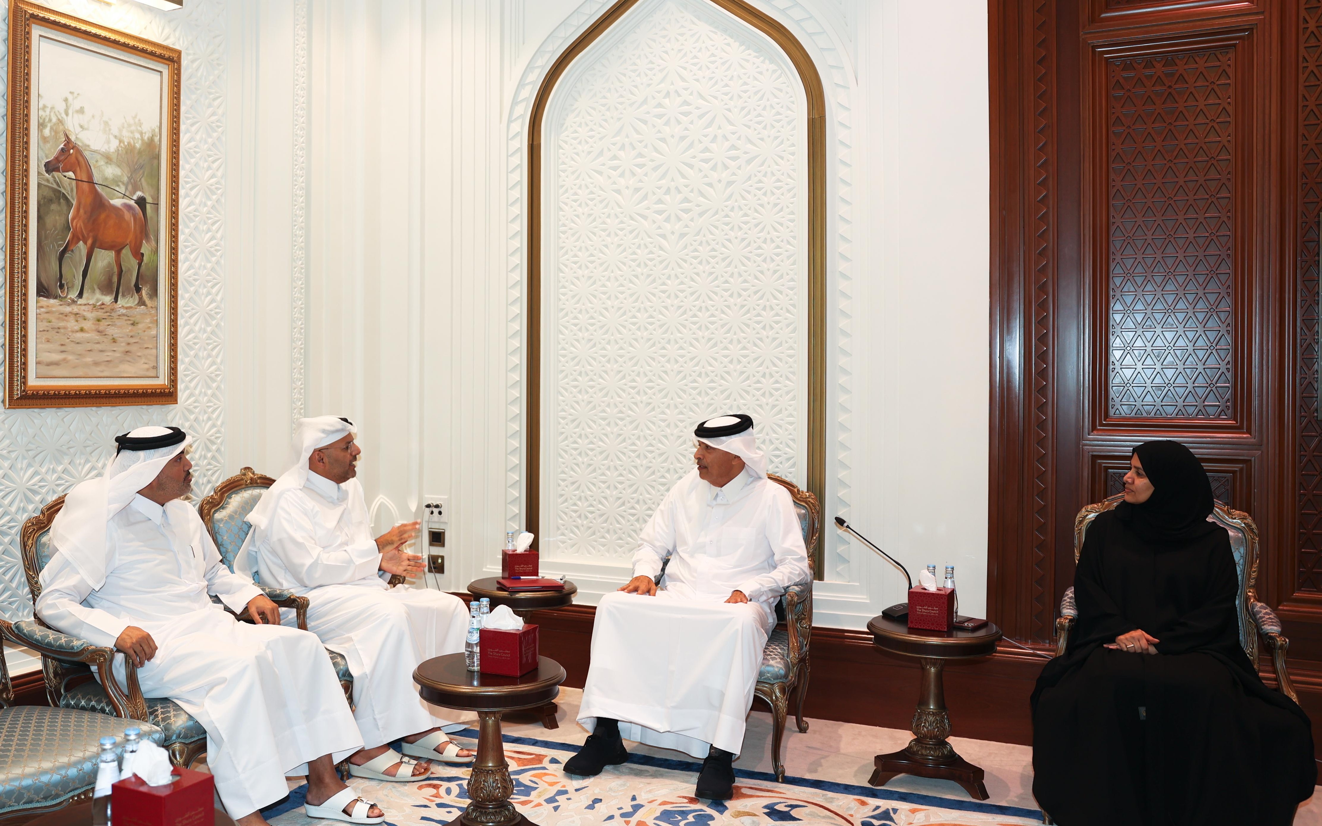 رئيس مجلس الشورى يلتقي نائب رئيس مجلس إدارة مركز قطر للقيادات