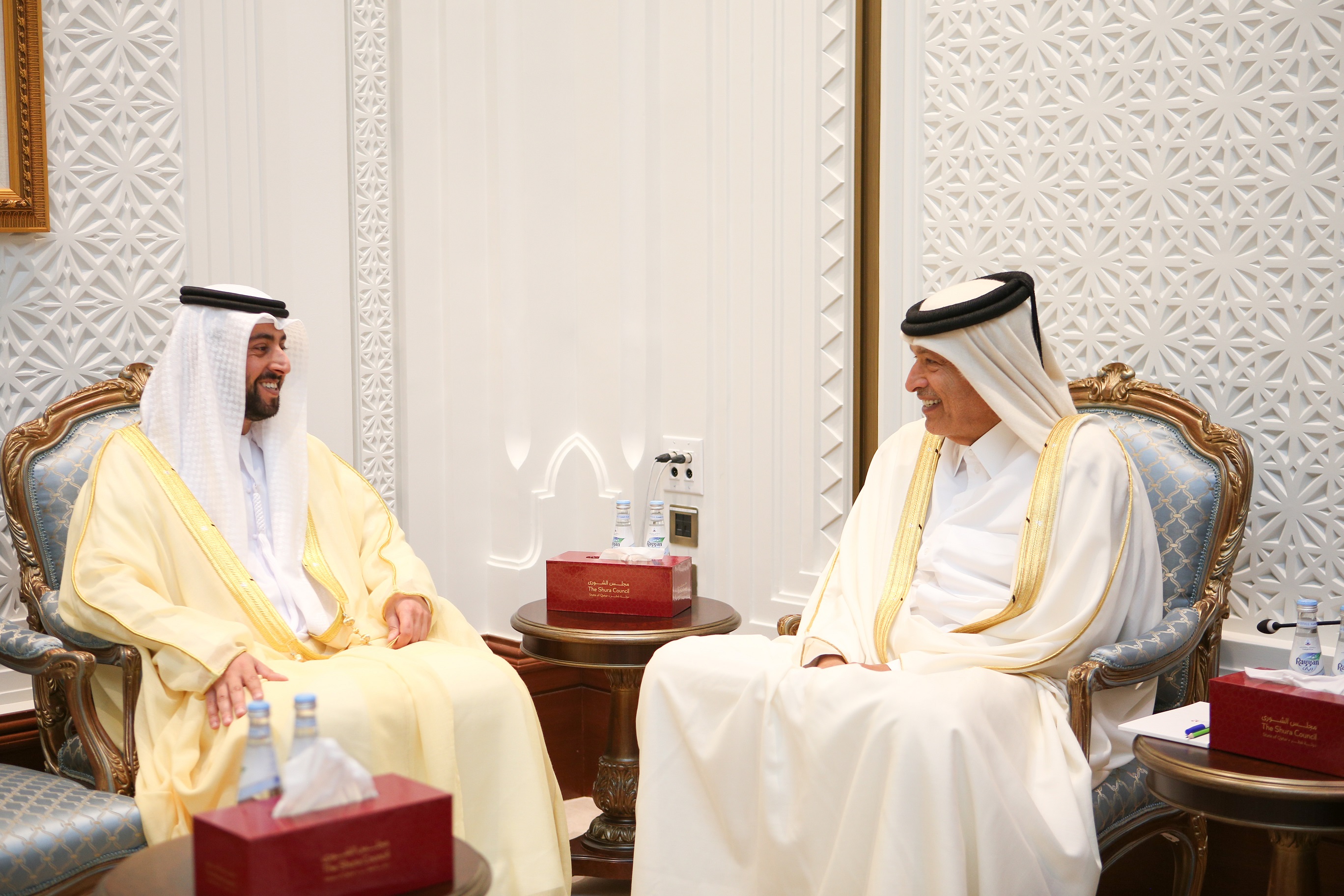 رئيس مجلس الشورى يجتمع مع السفير الإماراتي