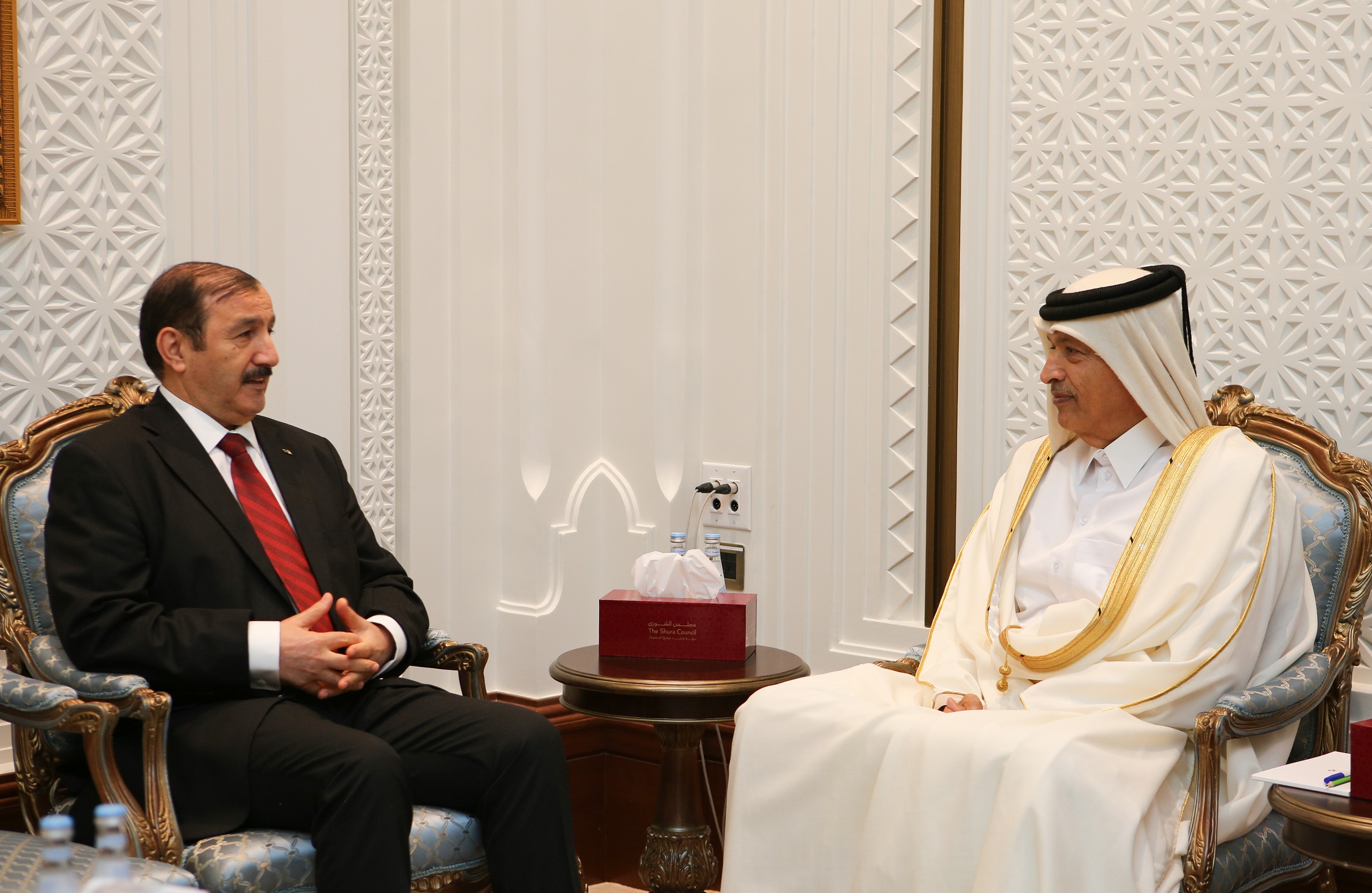 رئيس مجلس الشورى يجتمع مع سفيري الجزائر وطاجيكستان